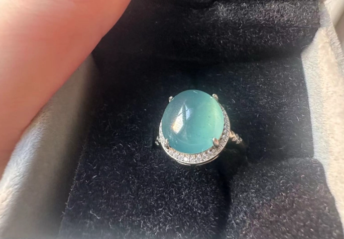 how to identify blue jadeite