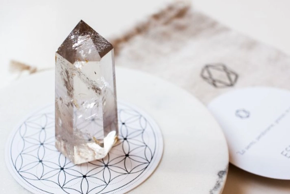 how to use clear quartz for healing