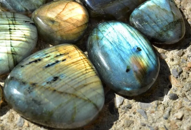 labradorite metaphysical properties
