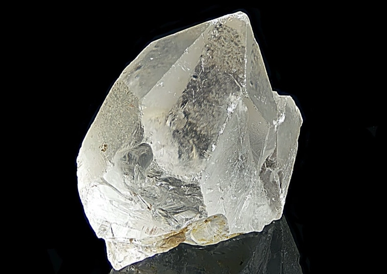 clear quartz healing properties