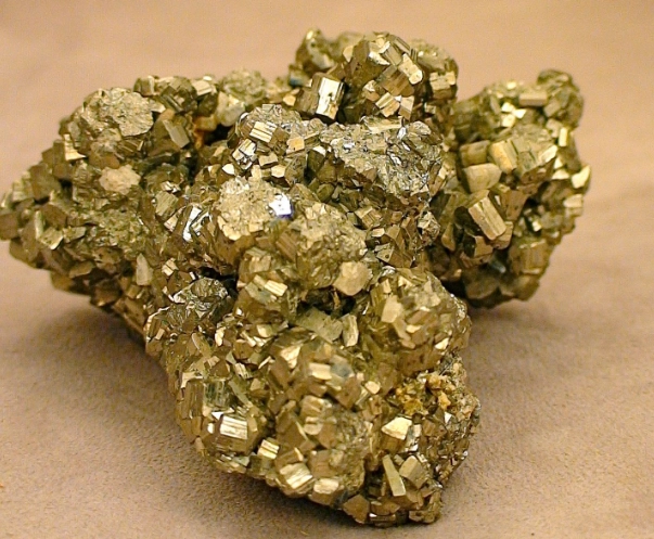 pyrite vs gold