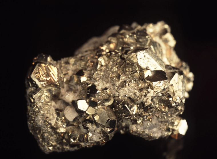 pyrite vs gold