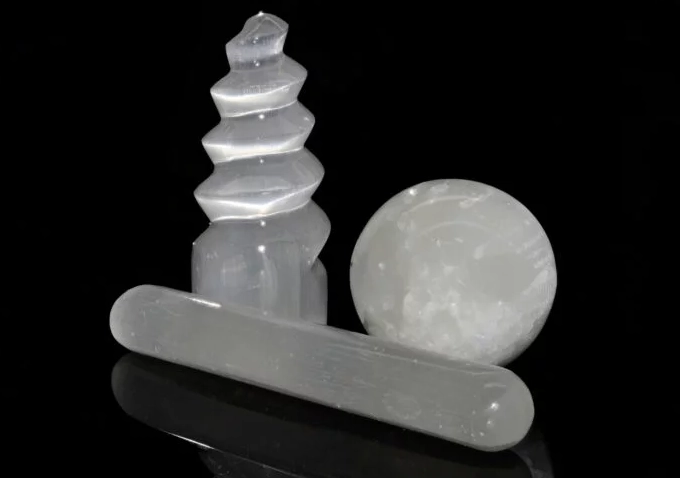 selenite crystal meaning
