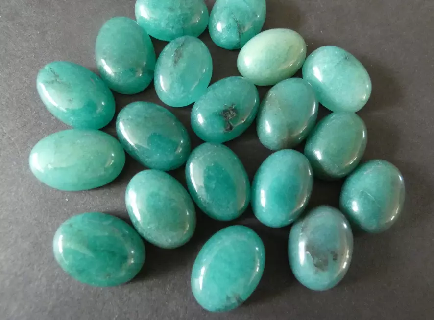 Blue Jade Properties: Meanings, Healing Benefits & How to Use