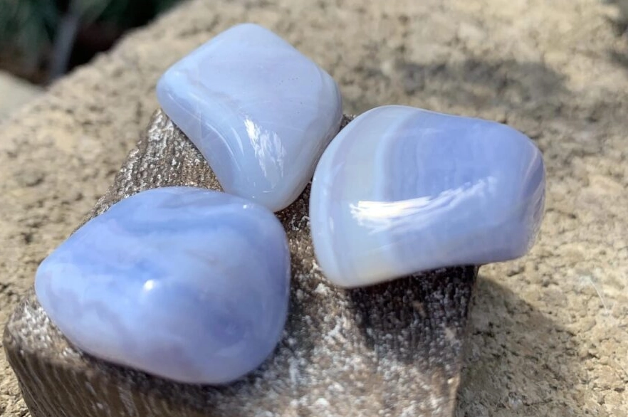 how to use blue chalcedony