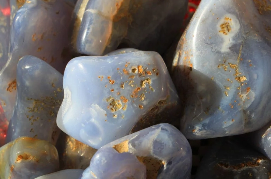 how to use blue chalcedony