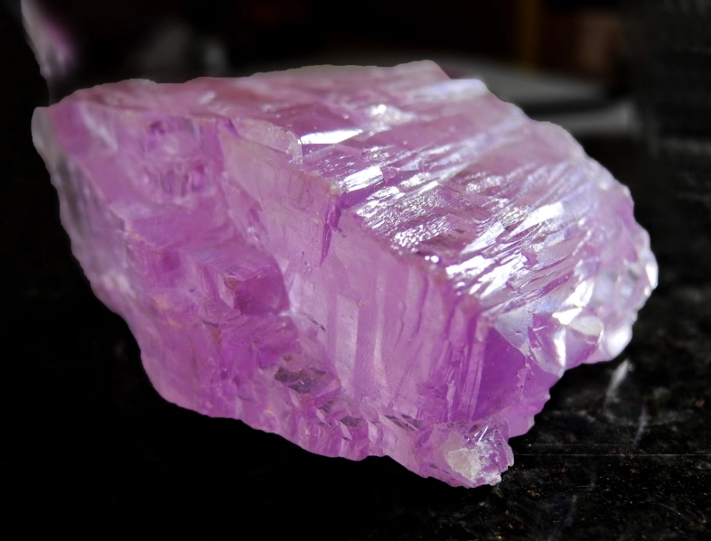 kunzite crystal benefits