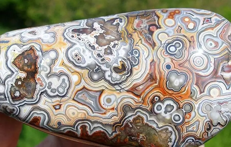 crazy lace agate healing properties